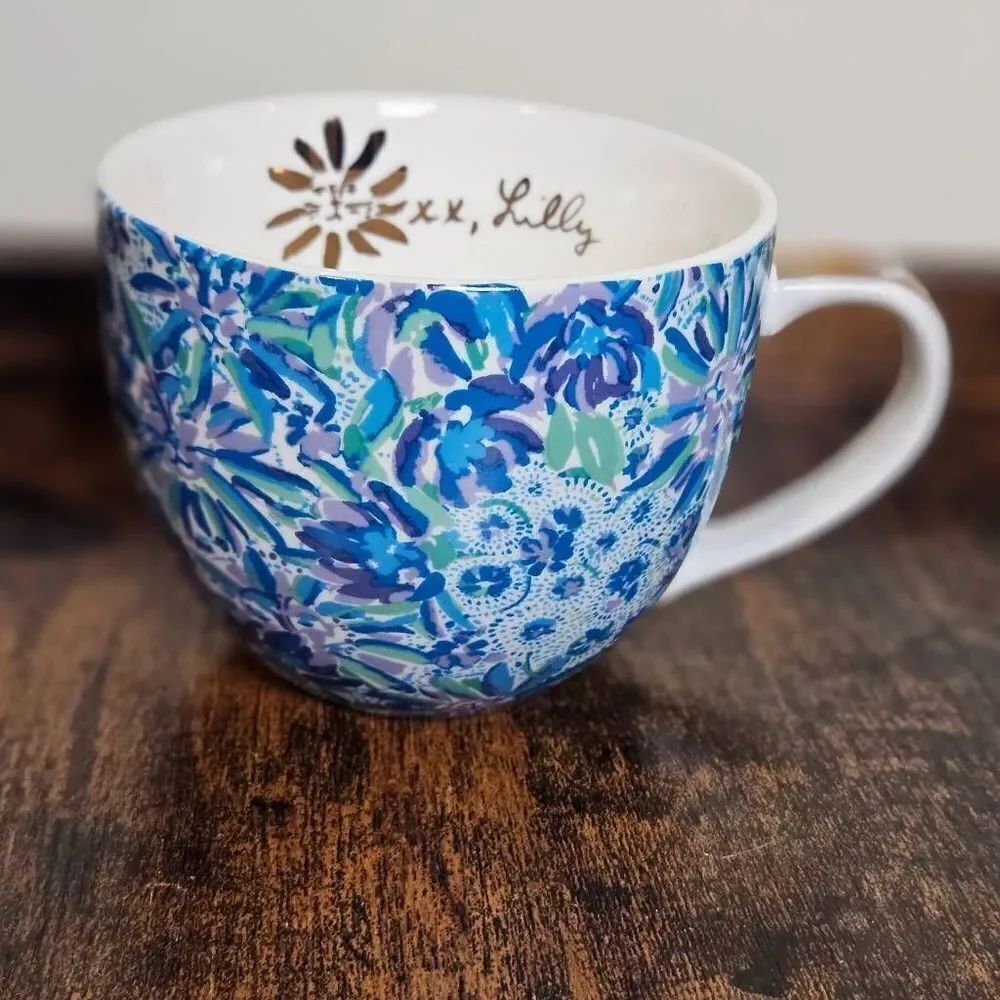 LILLY PULITZER FLORAL HIDDEN LION CERAMIC COFFEE MUG CUP- BLUE PURPLE FLORAL